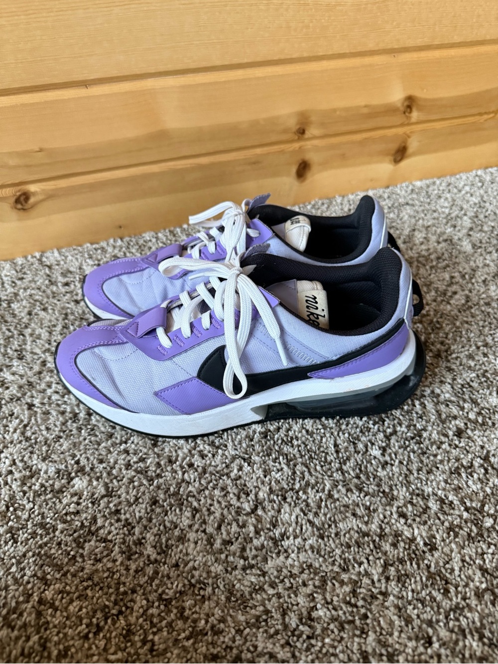 Nike Women's Lavender and White Athletic Sneakers with Black Swoosh